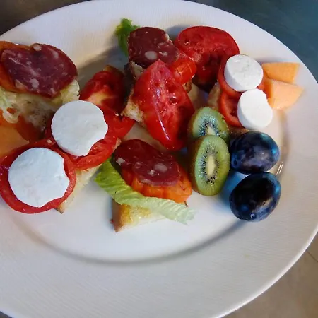 Cignale Alloggio per agriturismo *